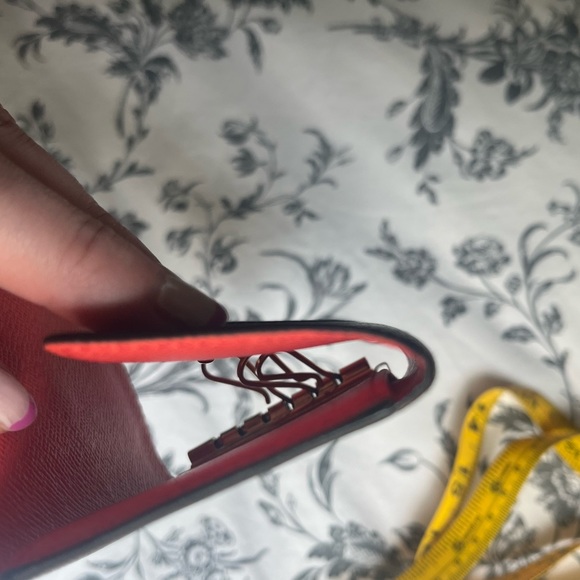 Louis Vuitton 6 Key Holder - Picture 6 of 9